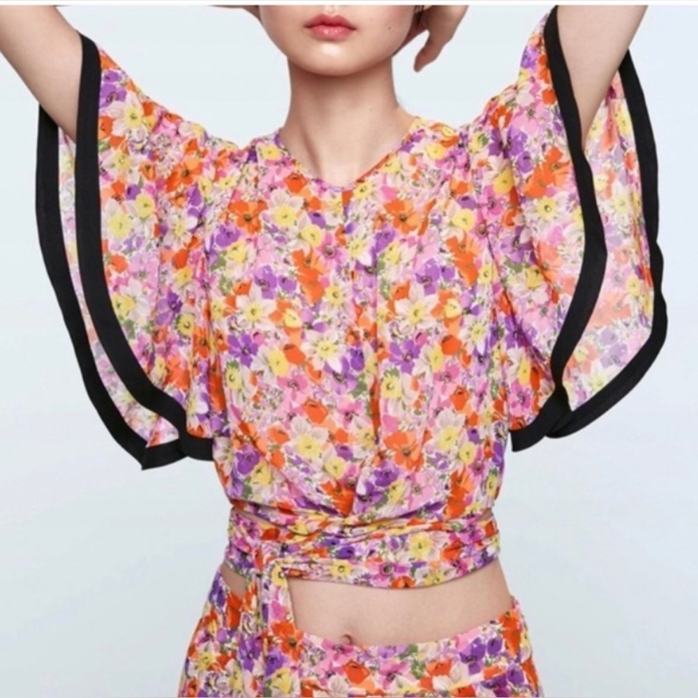 ZARA waist wrap floral crop top flared flouncy short sleeves black trim size XS